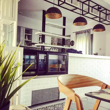 Отель Galaxy 3*